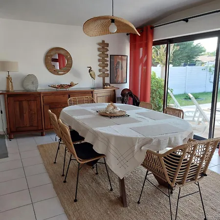 Villa Plaisirs De *